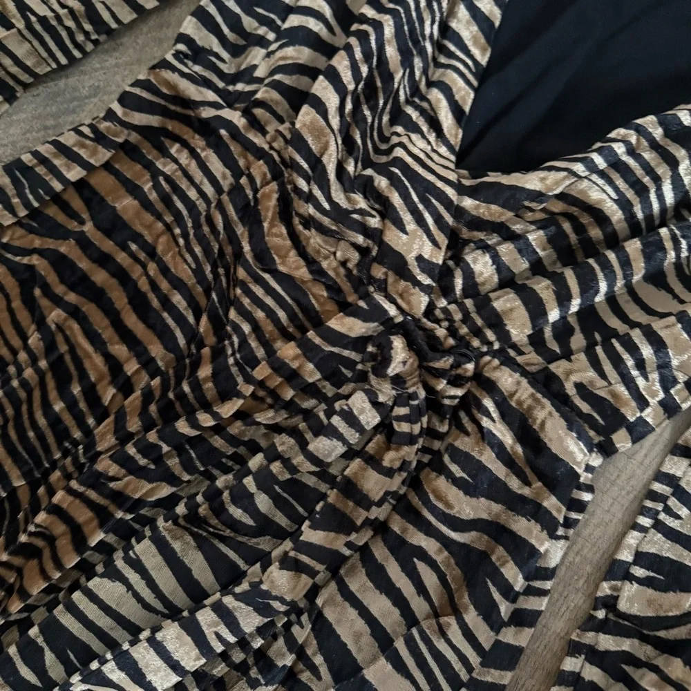 WAYF Arlene Tiger Print Velvet Wrap Maxi Dress XS - Picture 4 of 5